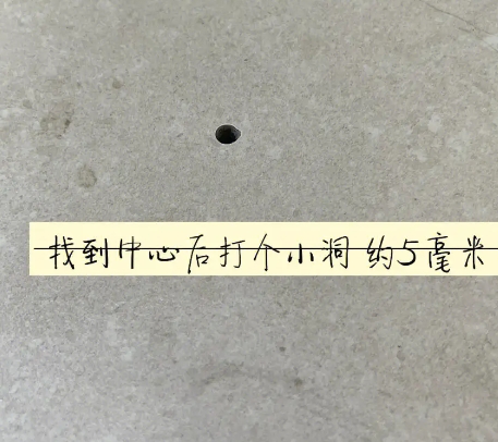 三明瓷砖空鼓维修公司专业解答在瓷砖铺贴过程中，如果砂料搅拌不均匀，将会带来以下问题